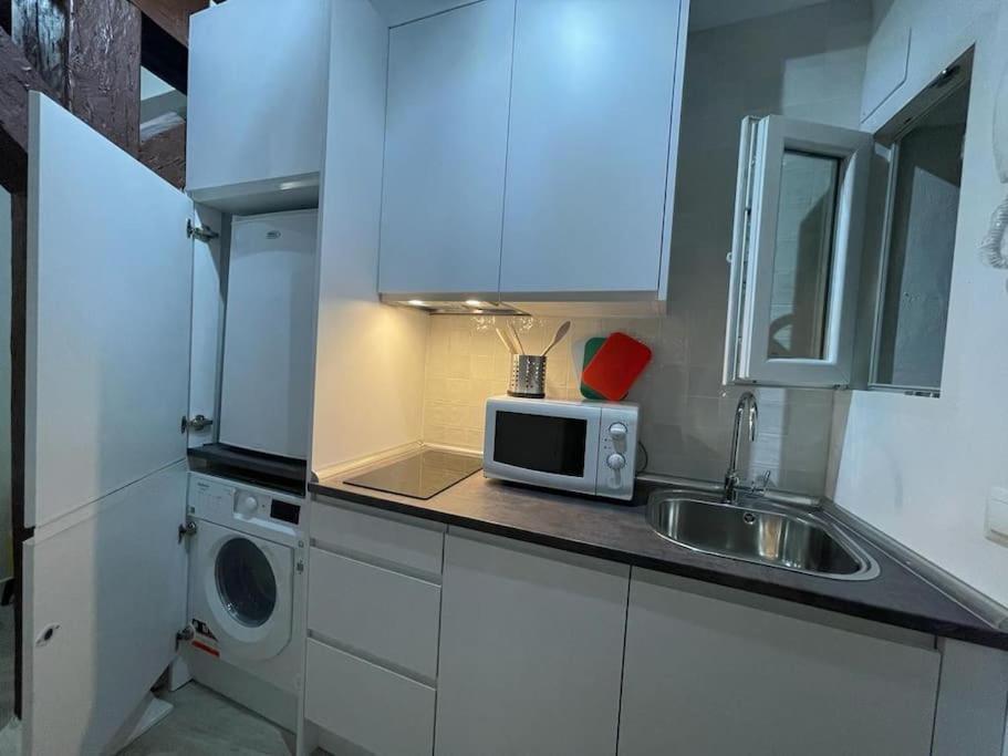 Tesorito, Estudio Individual En Malasana, Bajo Pequeno En Calle Del Tesoro Apartment Мадрид Екстериор снимка